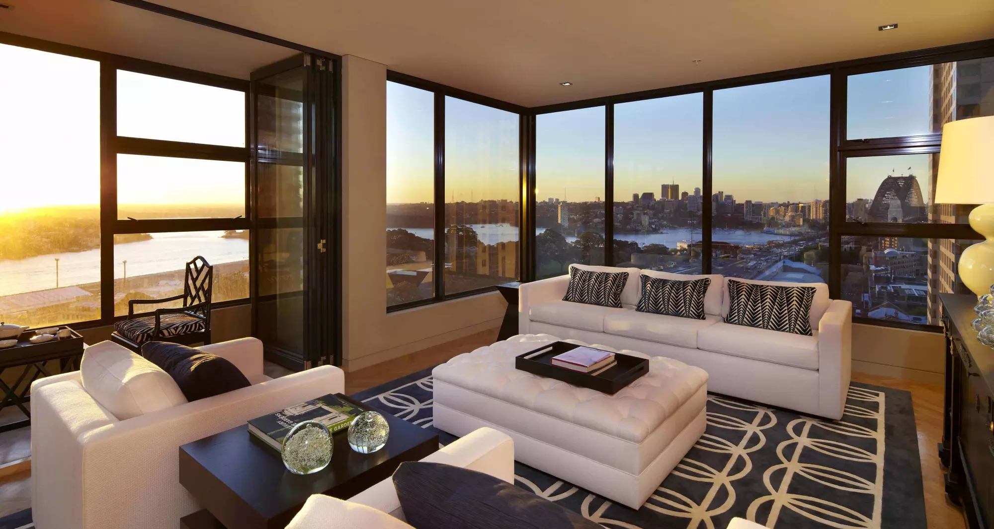 Window Aesthetics Museum - Modern Simplicity